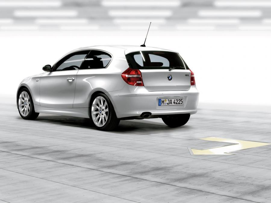  BMW 120i 3-Door 2007 года  (фото 35 из 70)